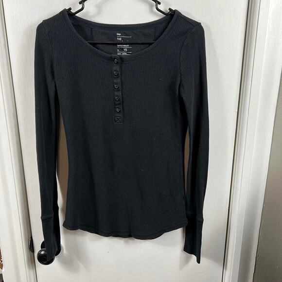 Gap black Octavia waffle Henley long sleeve t-shirt.  Size XS - Picture 2 of 7
